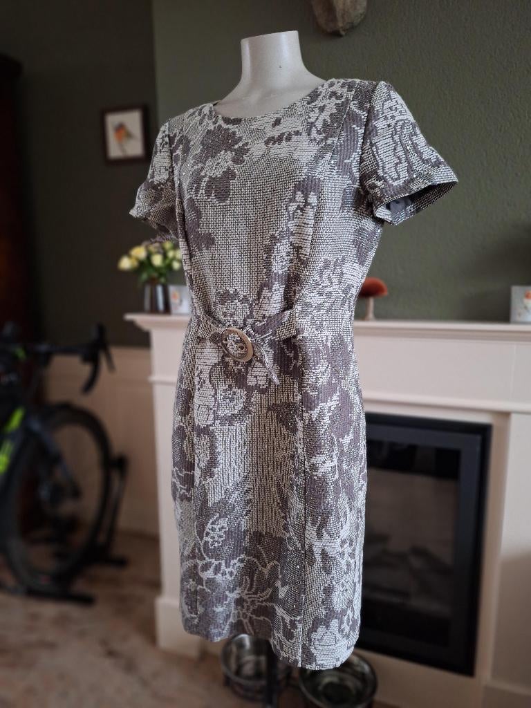 Caroline Biss bruin grijs crème gevoerde jurk 40, Kleding | Dames, Jurken, Maat 38/40 (M), Ophalen of Verzenden, Zo goed als nieuw