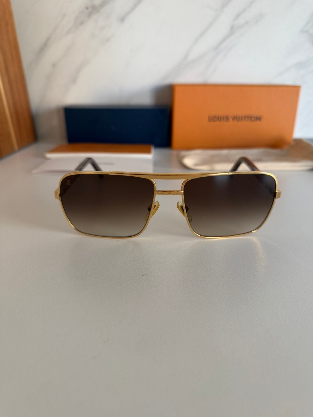 Originele Louis Vuitton Attitude, Zonnebril, Bruin, Zo goed als nieuw, Ophalen