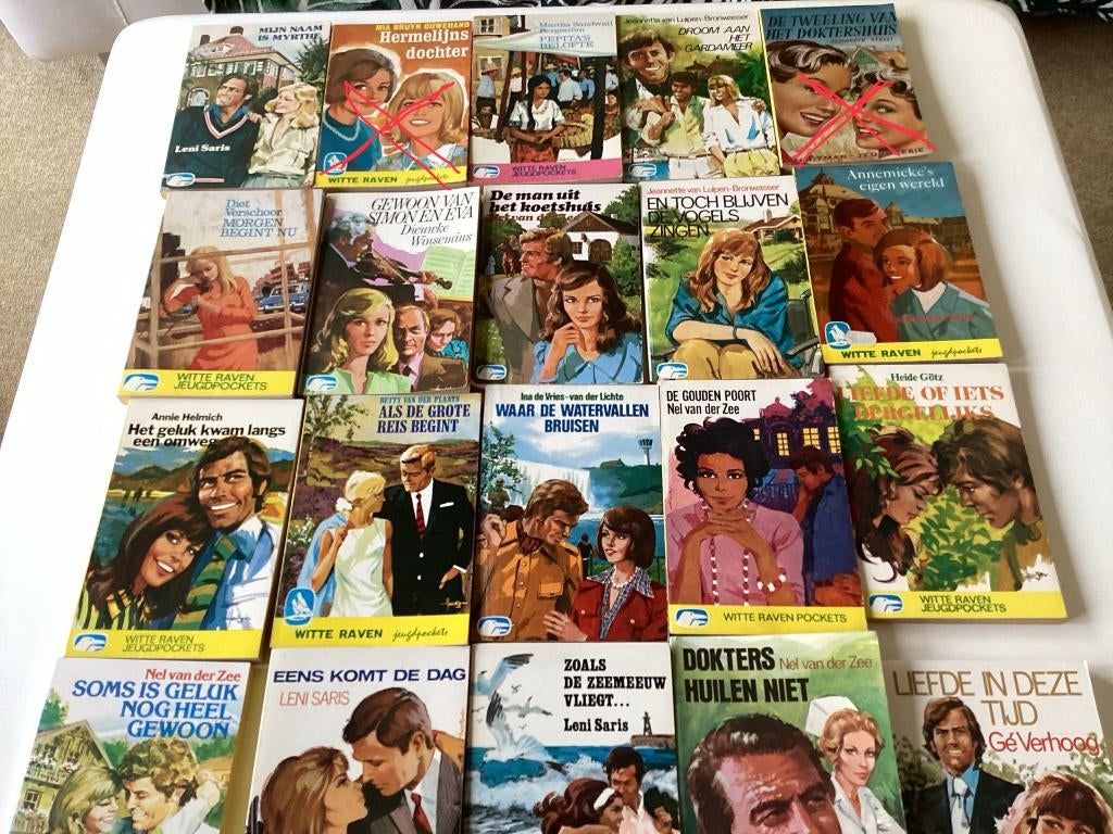 26 Witte Raven meisjes pockets per stuk te koop, Boeken, Romans, Ophalen of Verzenden, Gelezen