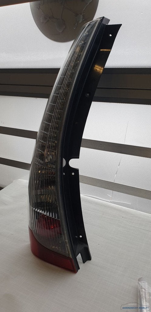 Mitsubishi Grandis achterlicht Links LED nette staat 2208764, Auto-onderdelen, Verlichting, Info@mitsubishi-motors.com, Gebruikt