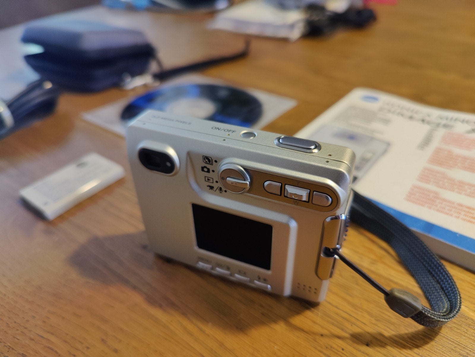 Konica Minolta Dimage XG - Compacte Digitale Camera, Ingebouwde flitser, Gebruikt, Minolta, Draagriem