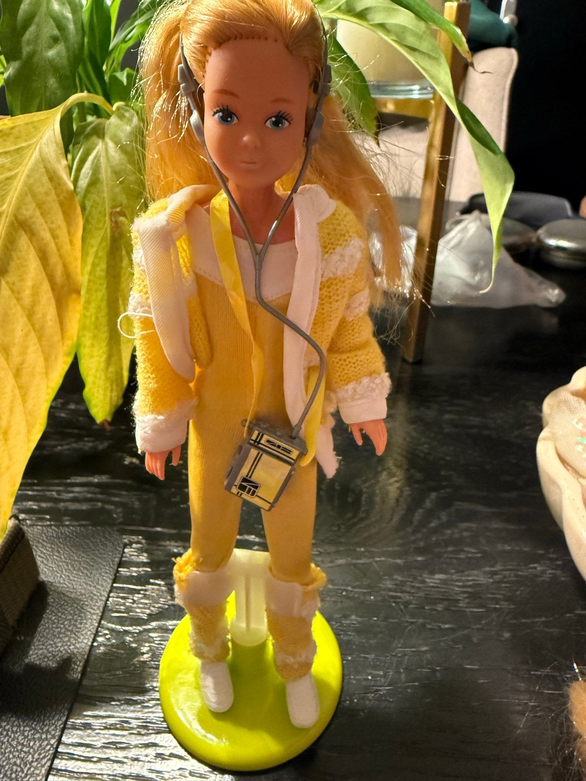 Vintage Skipper pop met walkman uit 1985