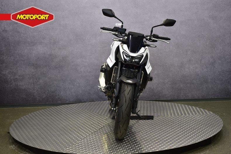 Honda CB 750 HORNET (bj 2025), Info@motoportwormerveer.nl, Honda Motor Europe, Crystal Bldng B-Unit B11.2 Rivium Blv200
2909 LK  Capelle aan den IJsel, NL