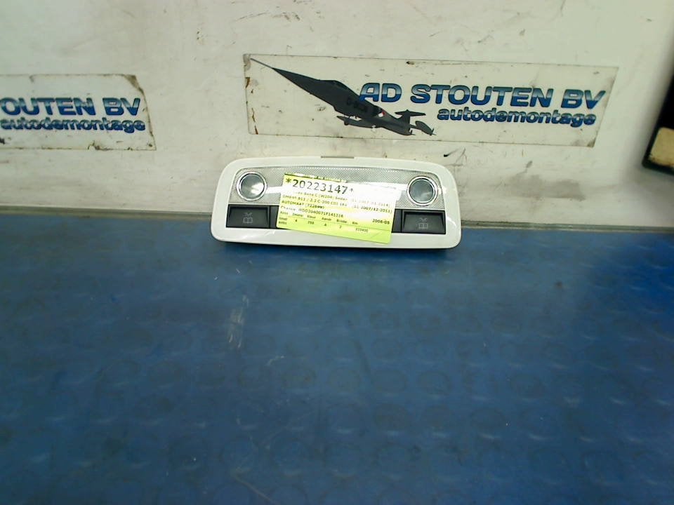 Binnenverlichting Mercedes-Benz C (W204) 2008 A2048204901, Gebruikt, Mercedes-Benz AG, Mercedes-Benz, Mercedesstraße 120, Stuttgart 70372, , Duitsland