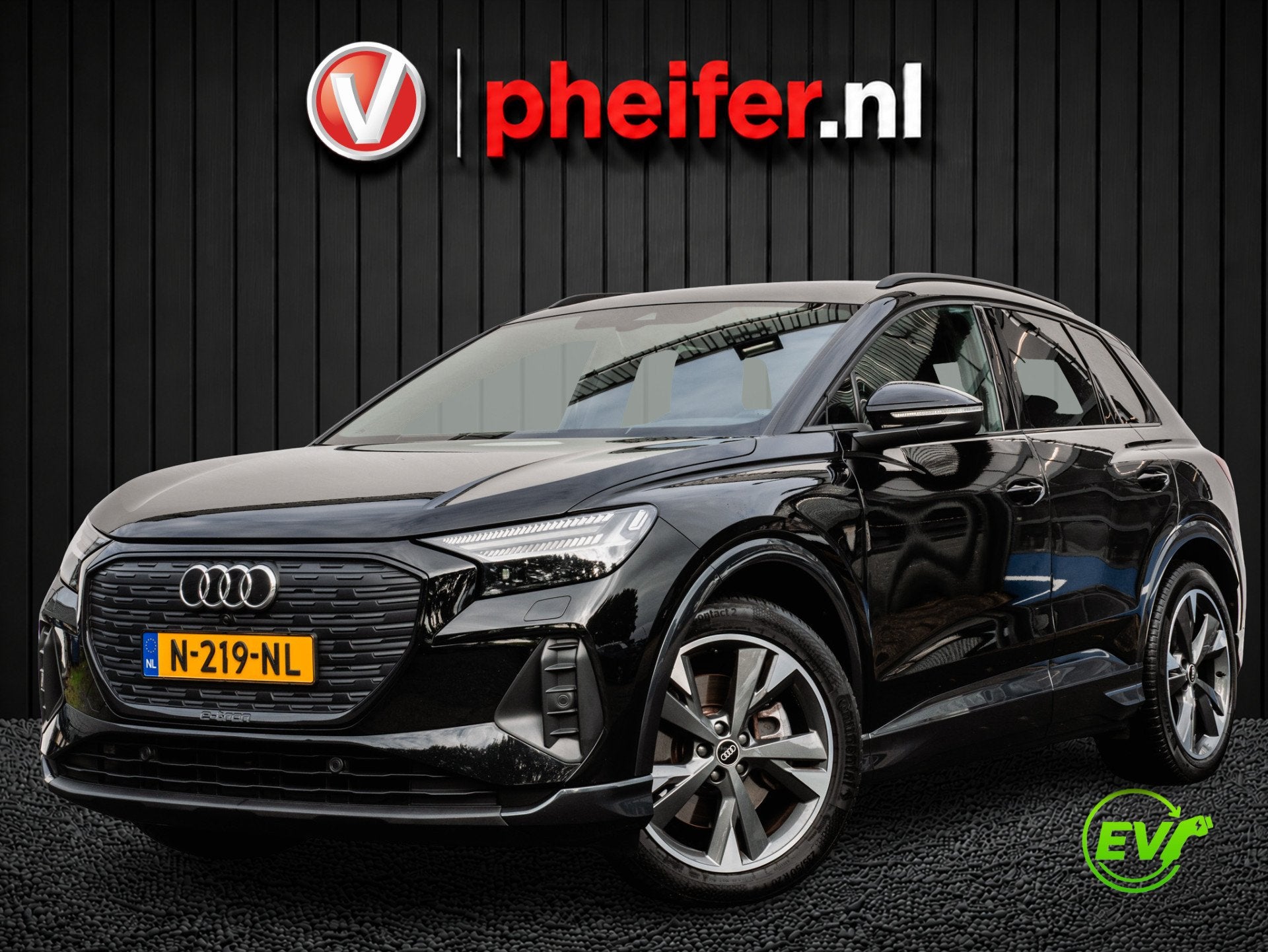 Audi Q4 e-tron 40 Launch edition Advanced 77 kWh SOH 90% Son, Auto's, Automaat, Gebruikt, Met garantie (alle), Zwart