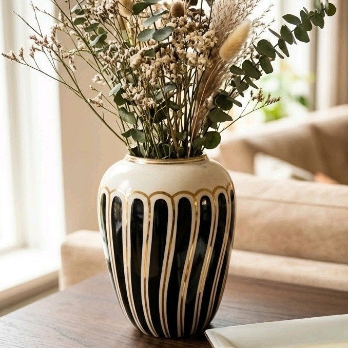 Prachtige handgeschilderde vintage vaas - Wit / Diepblauw me, Huis en Inrichting, Ophalen of Verzenden, Zo goed als nieuw, Beige
