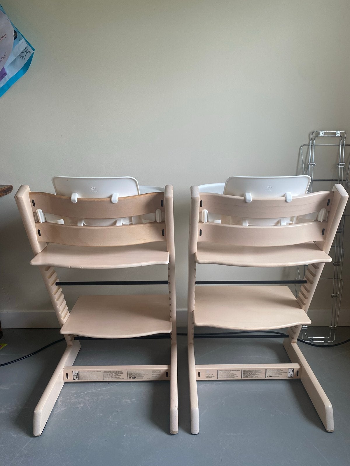 2x Stokke Tripp Trapp whitewash met playtray en babysets, Ophalen, Gebruikt, Meegroeistoel, Afneembaar eetblad