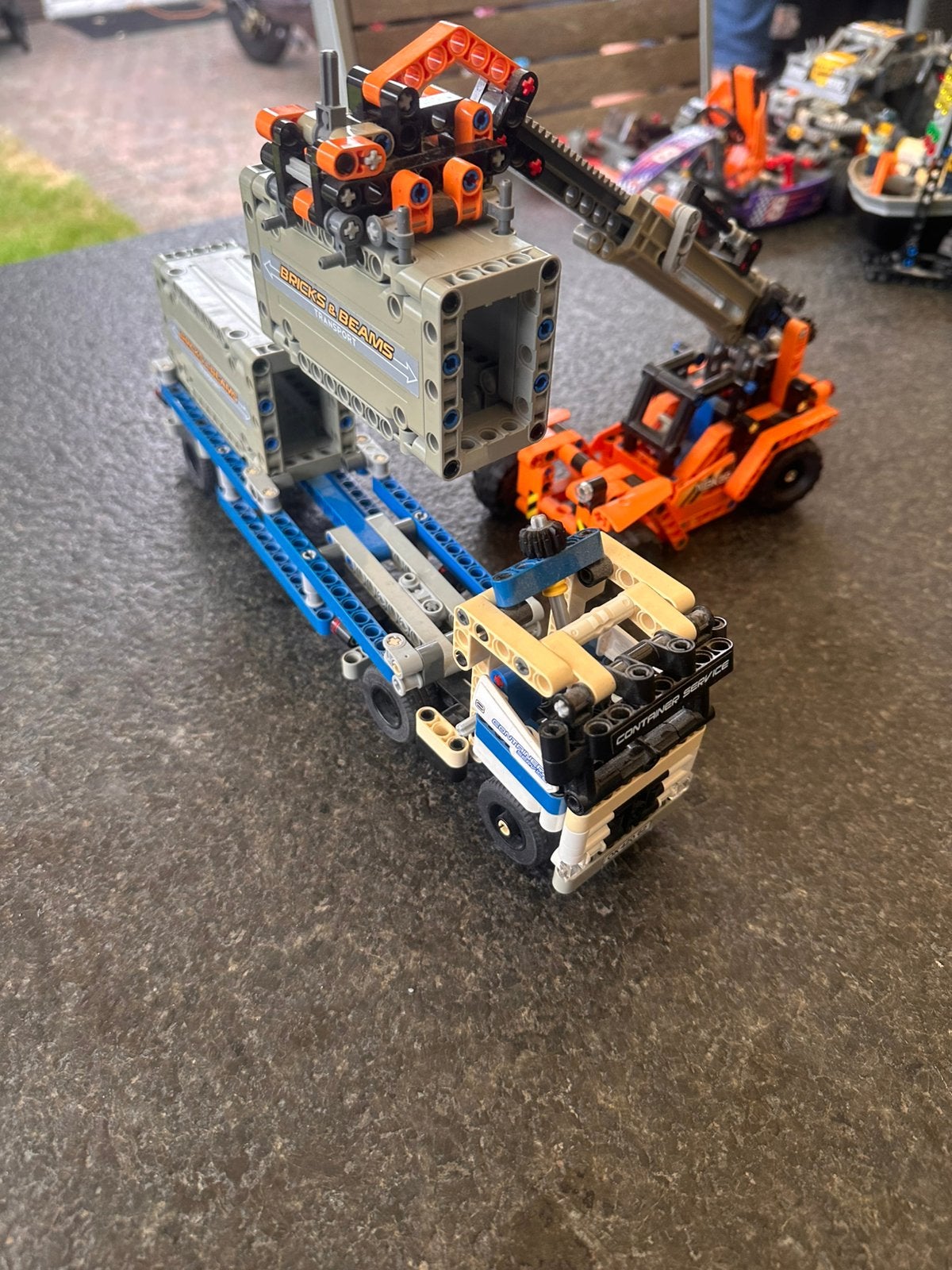 Lego technic 42062 container yard set, Ophalen of Verzenden, Zo goed als nieuw