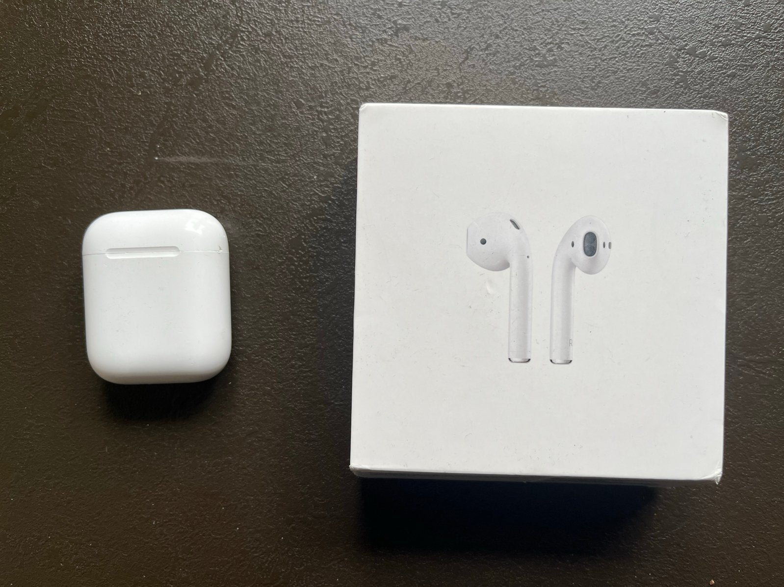 Apple AirPods met oplaadcase (2e generatie), In-ear, Gebruikt, Bluetooth, Ophalen of Verzenden