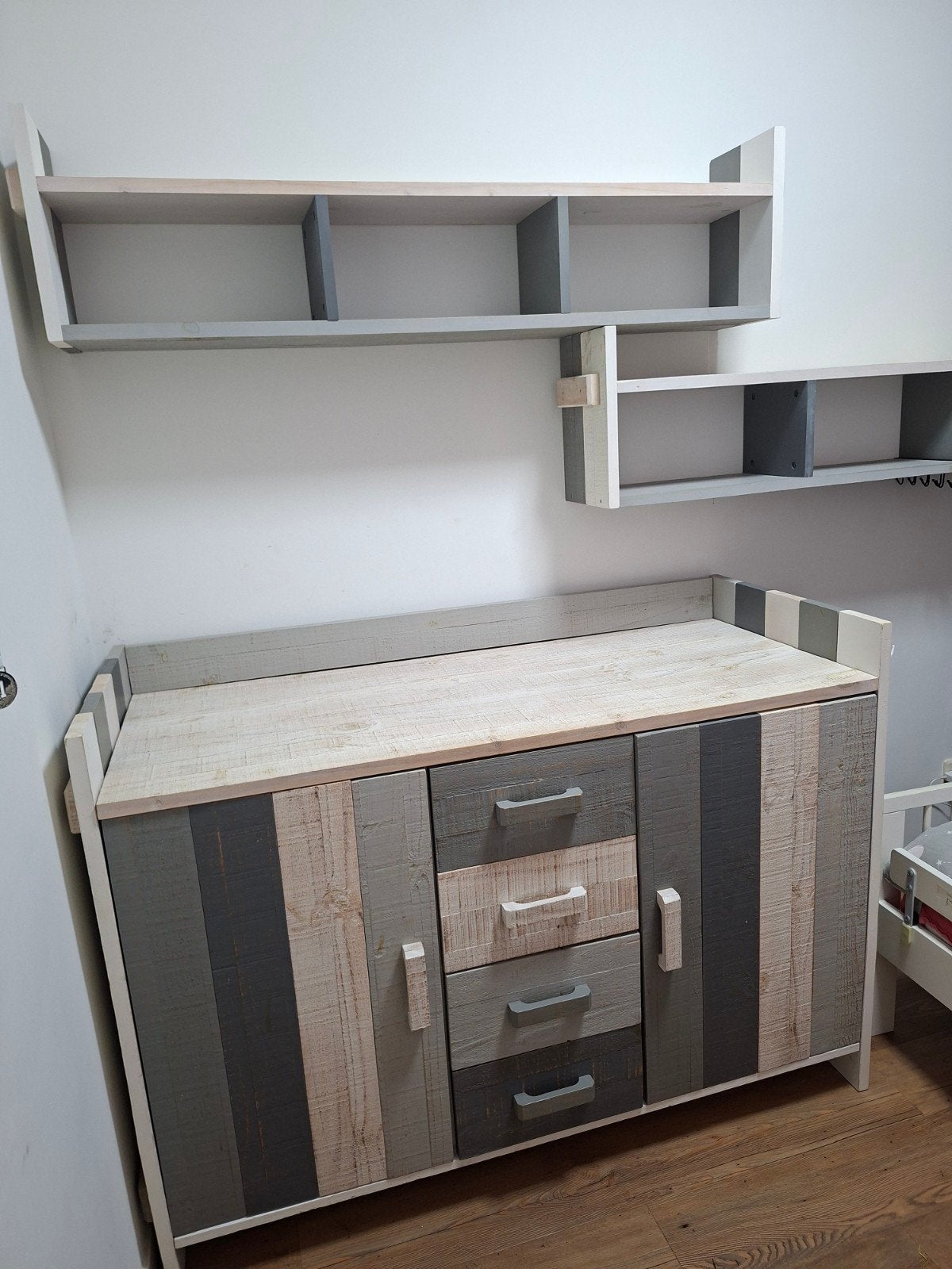 Europe Baby Jelle Mix Commode, Ledikant en Wandschappen, Ophalen