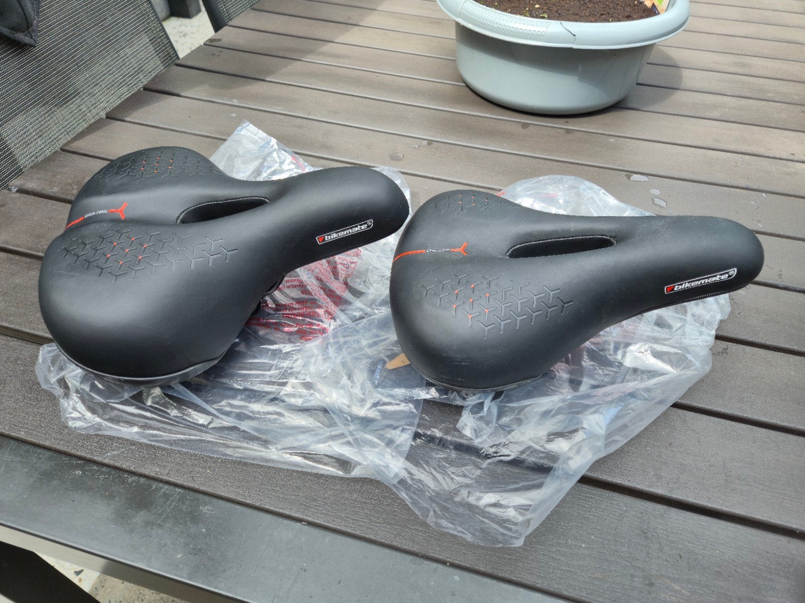 2 x fietzadel (gel) Dames/Heren
Bikemate
Incl. Strop
Nieuw 1, Fietsen en Brommers, Ophalen of Verzenden, Stadsfiets, Zadel, Rubber