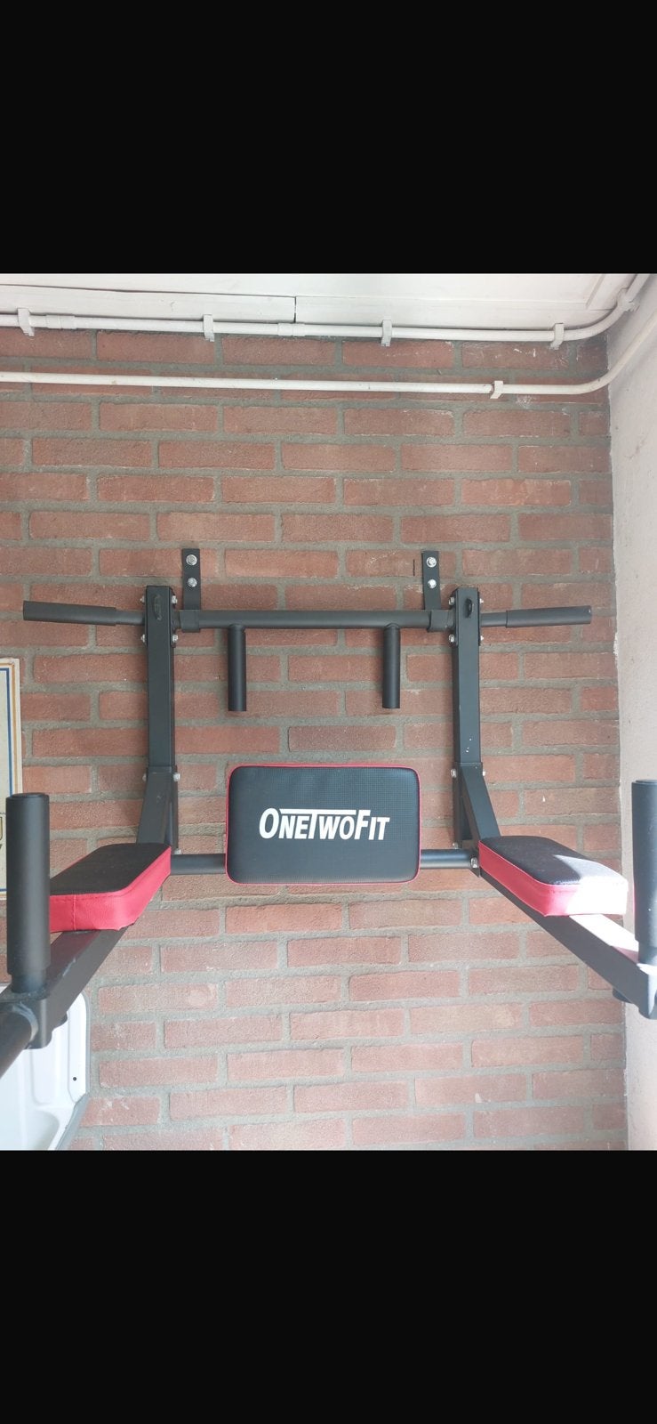 OneTwoFit Wand montage pull- up station, Sport en Fitness, Fitnessapparatuur, Ophalen, Zo goed als nieuw, Krachtstation