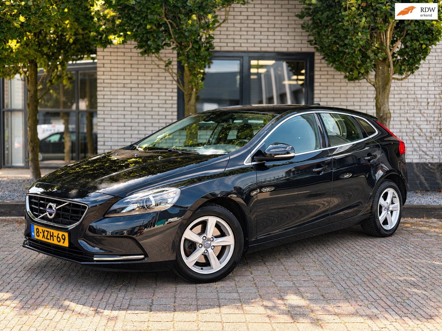 Volvo V40 1.6 T3 Summum Navi|Bluetooth Audio|ClimateControl|, Voorwielaandrijving, Gebruikt, Zwart, 150 pk