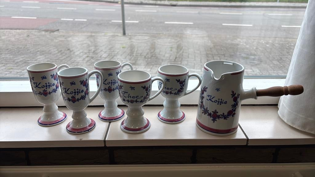 Koffiekan met houten handvat incl koffie theebekers Zenith, Ophalen of Verzenden, Steen/keramiek, Wit, Overige merken