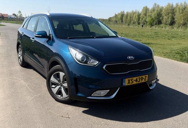 Nette en zuinige Kia Niro | 2e eigenaar | APK 03-2027 | NAP, Zwart, 1580 cc, Parkeersensor, Blauw