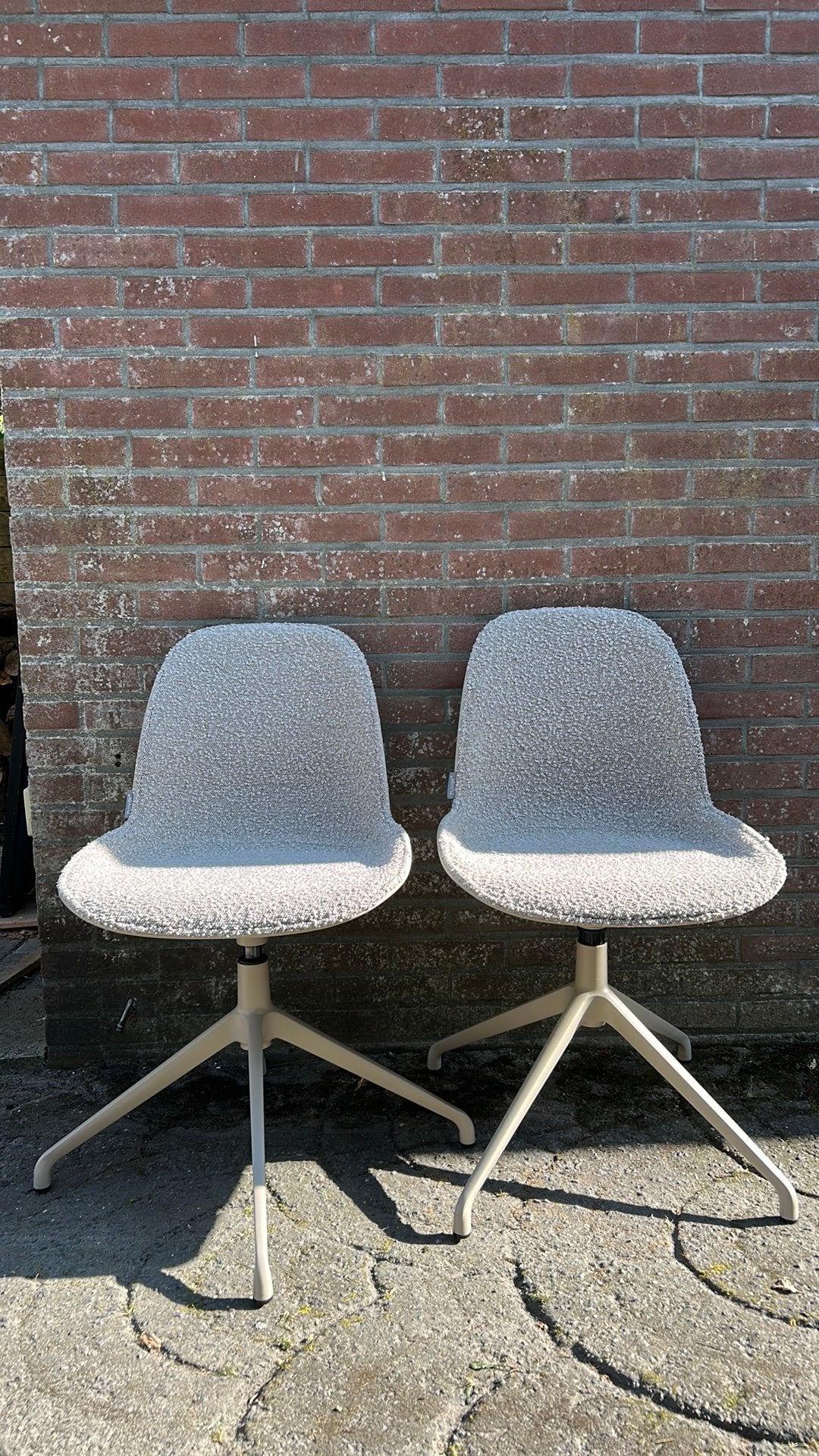 Twee eetkamerstoelen Zuiver Albert Kuip Swivel, Huis en Inrichting, Stoelen, Ophalen, Twee, Zo goed als nieuw, Stof