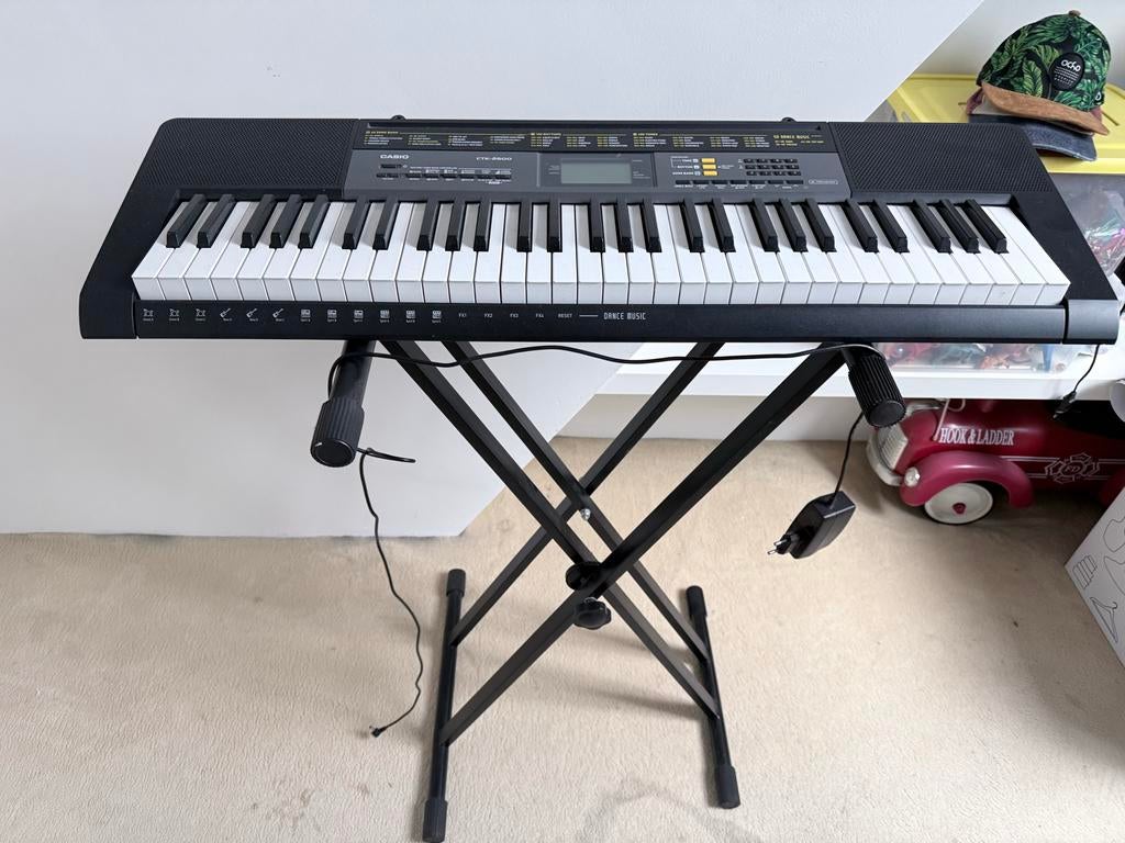 Casio CTK-2500 Keyboard met standaard, Muziek en Instrumenten, Keyboards, Ophalen, Casio, 61 toetsen, Zo goed als nieuw