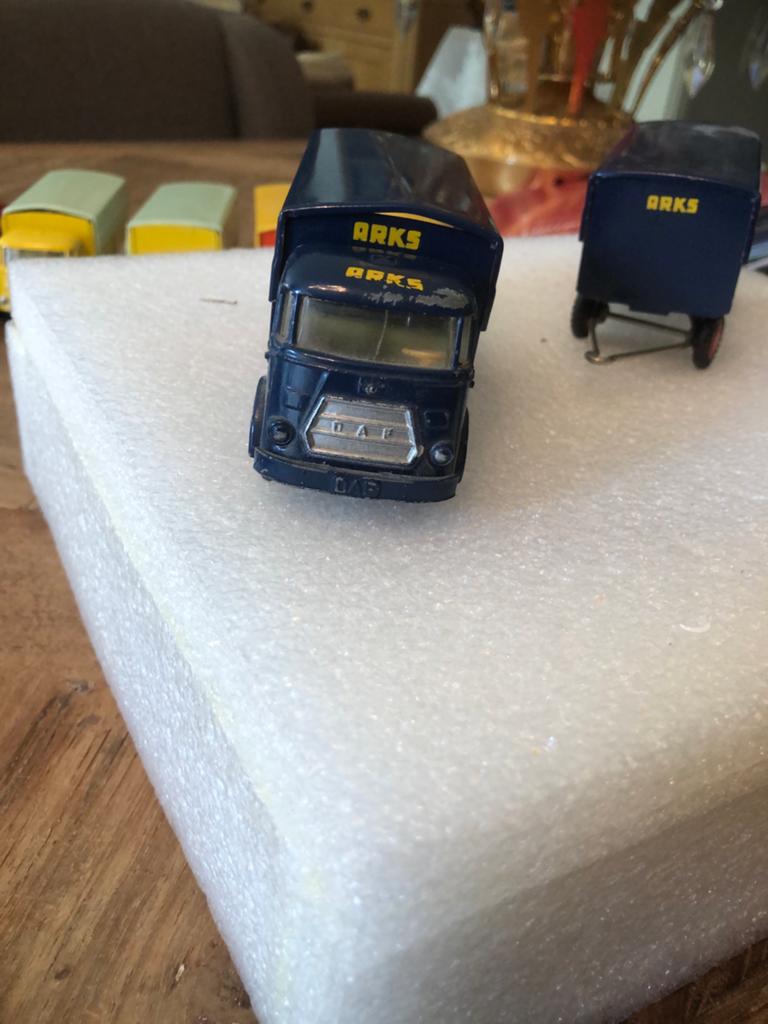 DAF van ARKS met AANHANGER. LION CAR  MEI MAAND 15% KORTING, Ophalen of Verzenden, Zo goed als nieuw, Bus of Vrachtwagen, Lion Toys