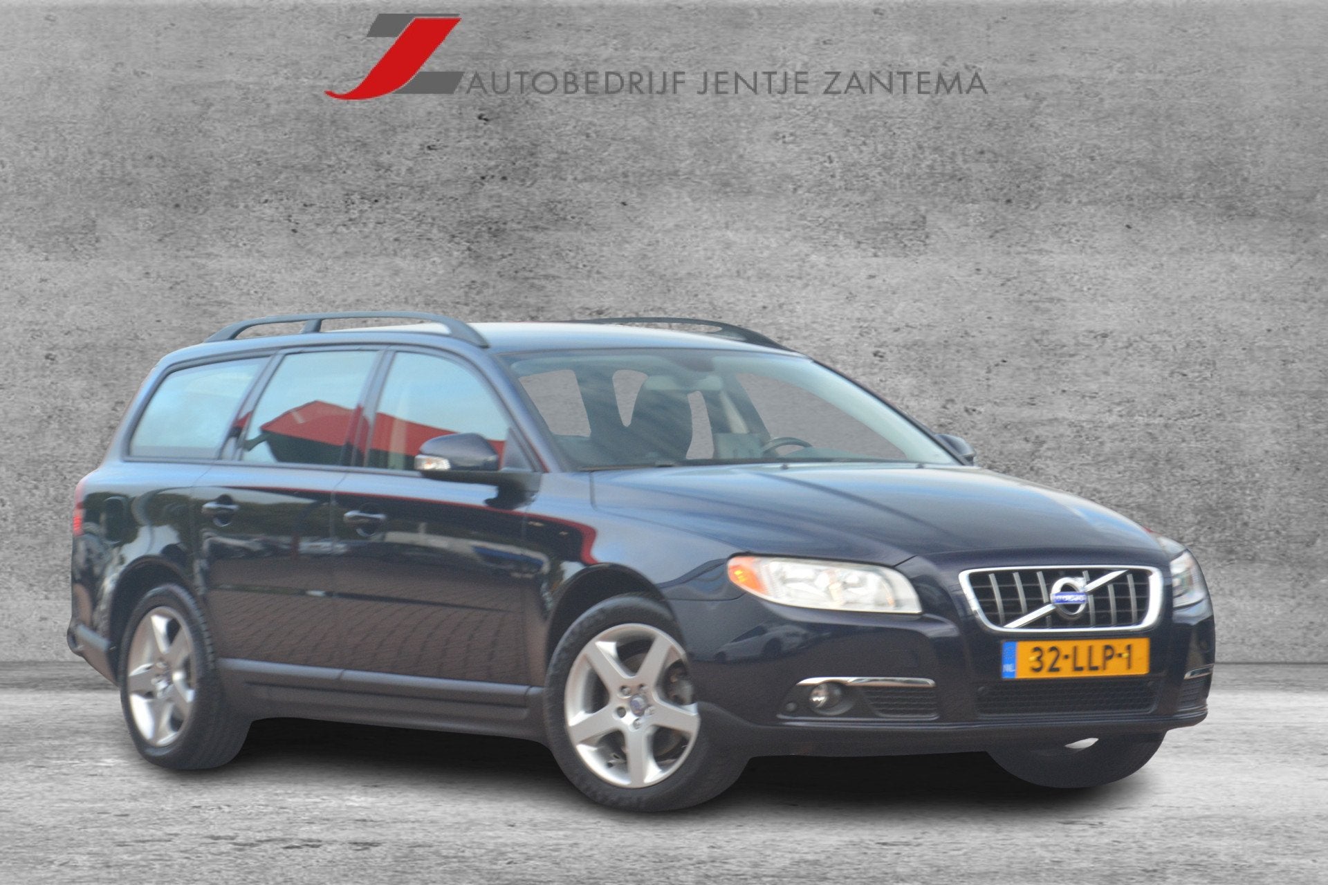 Volvo V70 2.0T Kinetic | Navigatie | Trekhaak | Cruise-contr, Voorwielaandrijving, Euro 5, Zwart, 4 cilinders