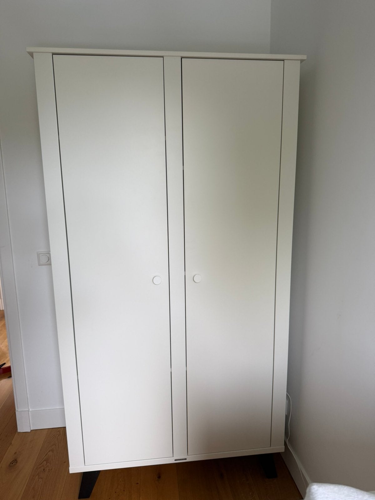Witte Kidsmill (Lars) kledingkast met twee deuren en planken, Ophalen, Gebruikt, Kast, 105 cm of meer