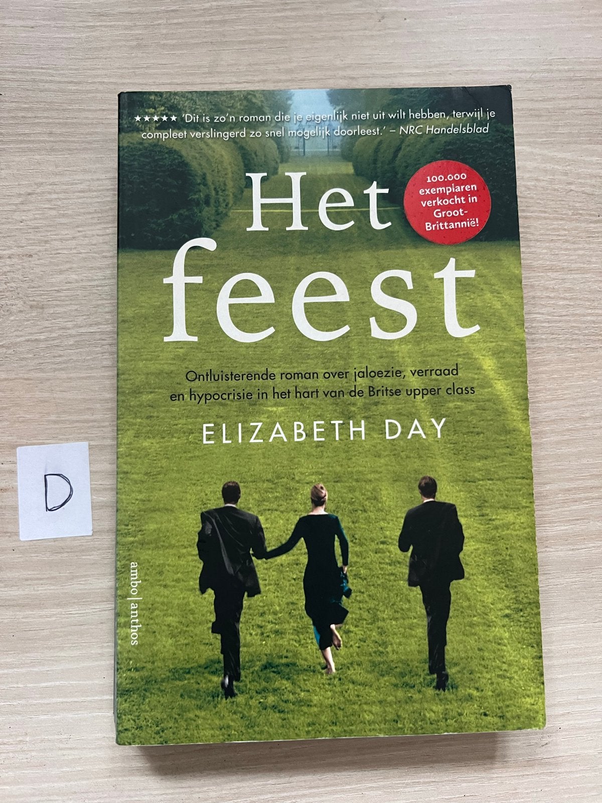 Het feest - Elizabeth Day (roman), Ophalen of Verzenden, Gelezen