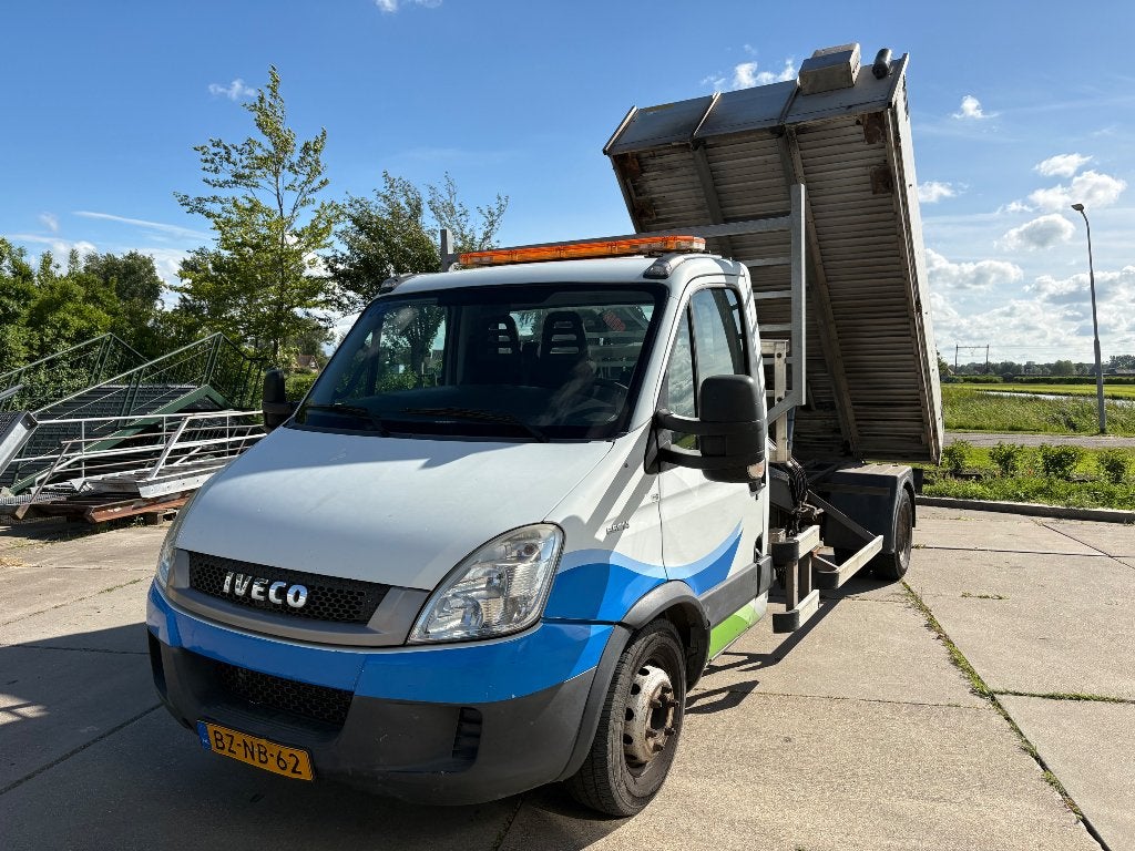 Iveco, Auto's, Bestelauto's, Particulier, Iveco, Diesel, Euro 5, Automaat, Wit, Zwart, Achterwielaandrijving, Dealer onderhouden