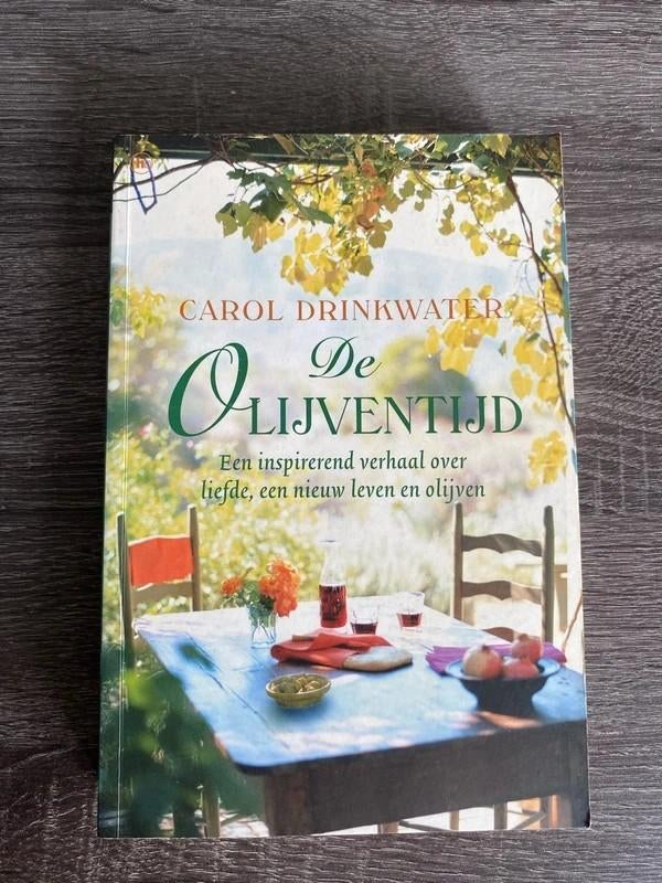 De Olijventijd - Carol Drinkwater, Boeken, Ophalen of Verzenden, Gelezen, Carol Drinkwater, Europa overig