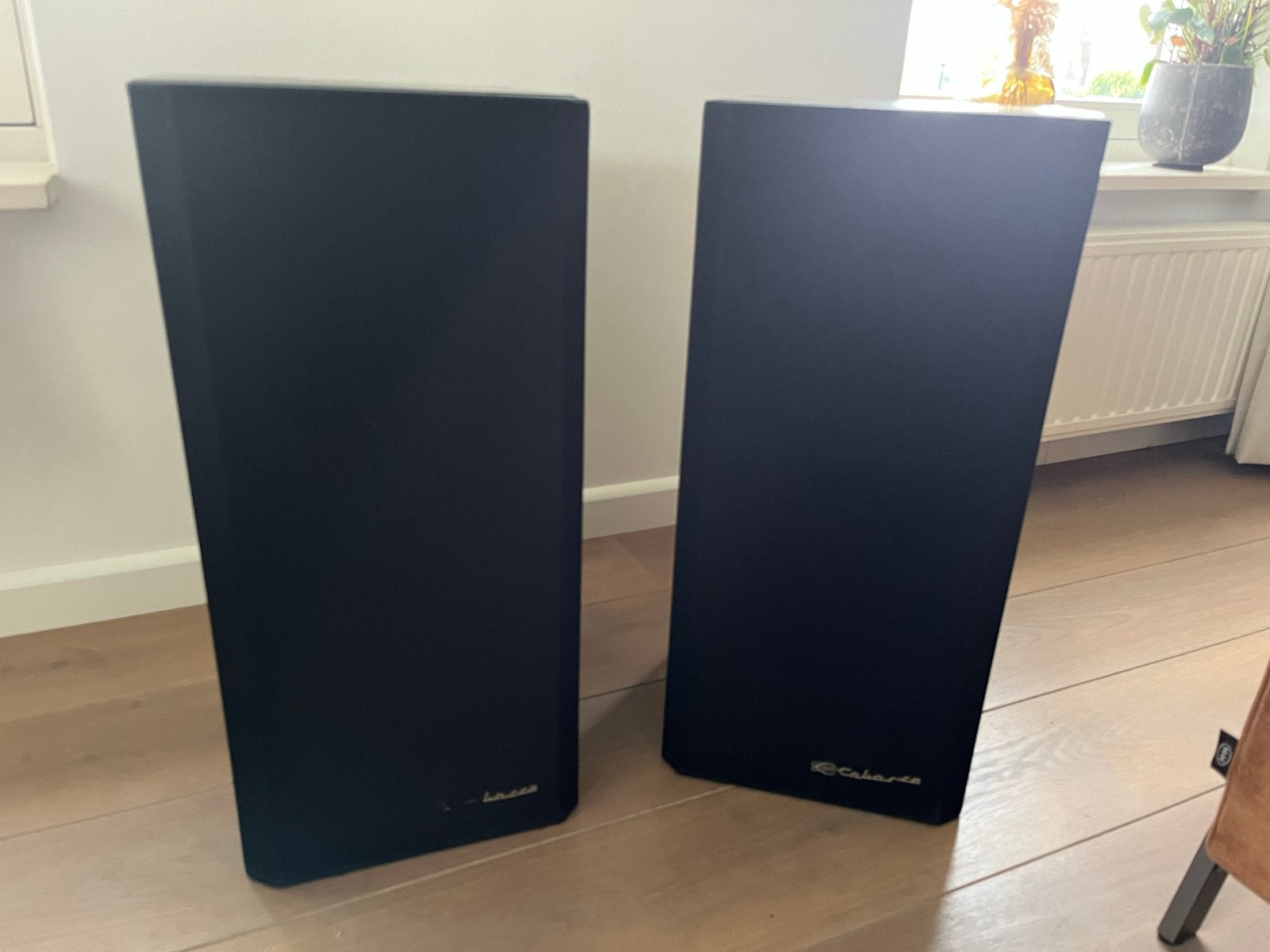 Cabasse YAWE luidsprekers - Zwart, Gebruikt, Audio, Tv en Foto, Luidsprekers, Gebruikt, Minder dan 60 watt, Front, Rear of Stereo speakers