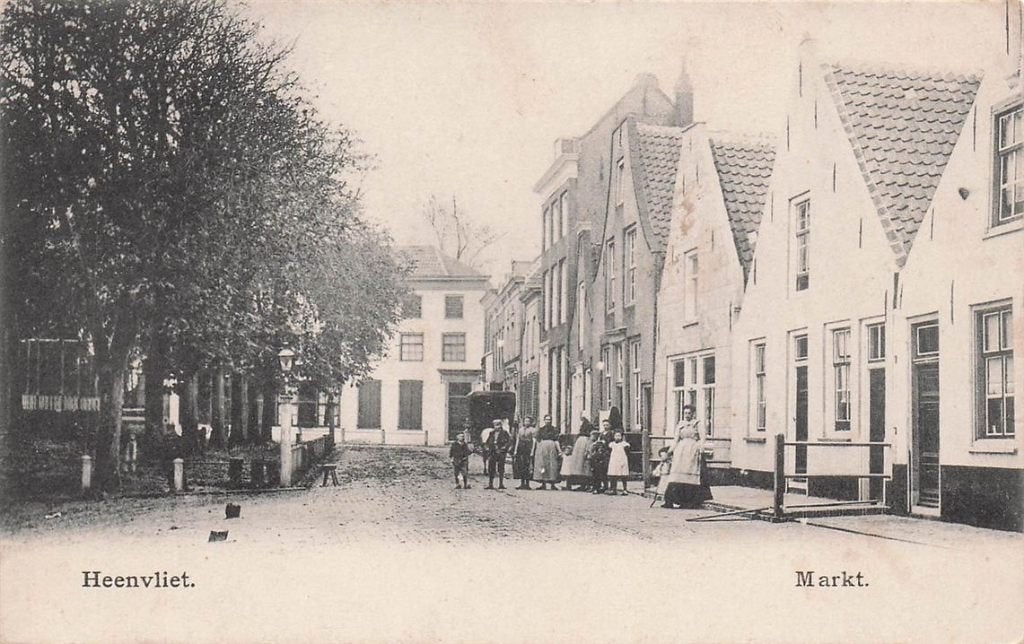 703-325-047 Heenvliet Markt, Verzamelen, Ansichtkaarten | Nederland, Verzenden, Voor 1920, Zuid-Holland