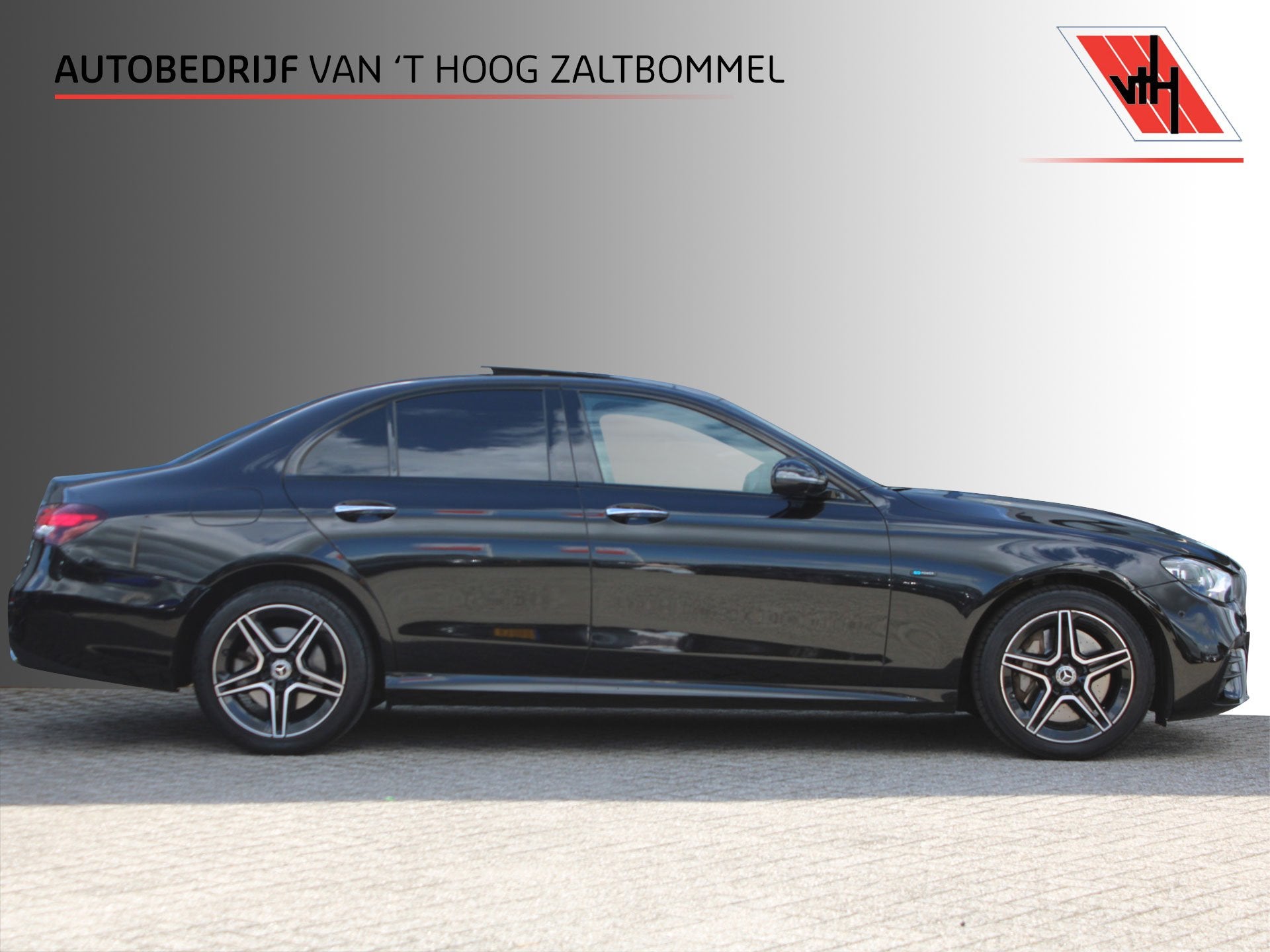 Mercedes-Benz E-Klasse 300e AMG Line NIGHT PAKKET PANORAMADA, Achterwielaandrijving, Gebruikt, 4 cilinders, Bedrijf