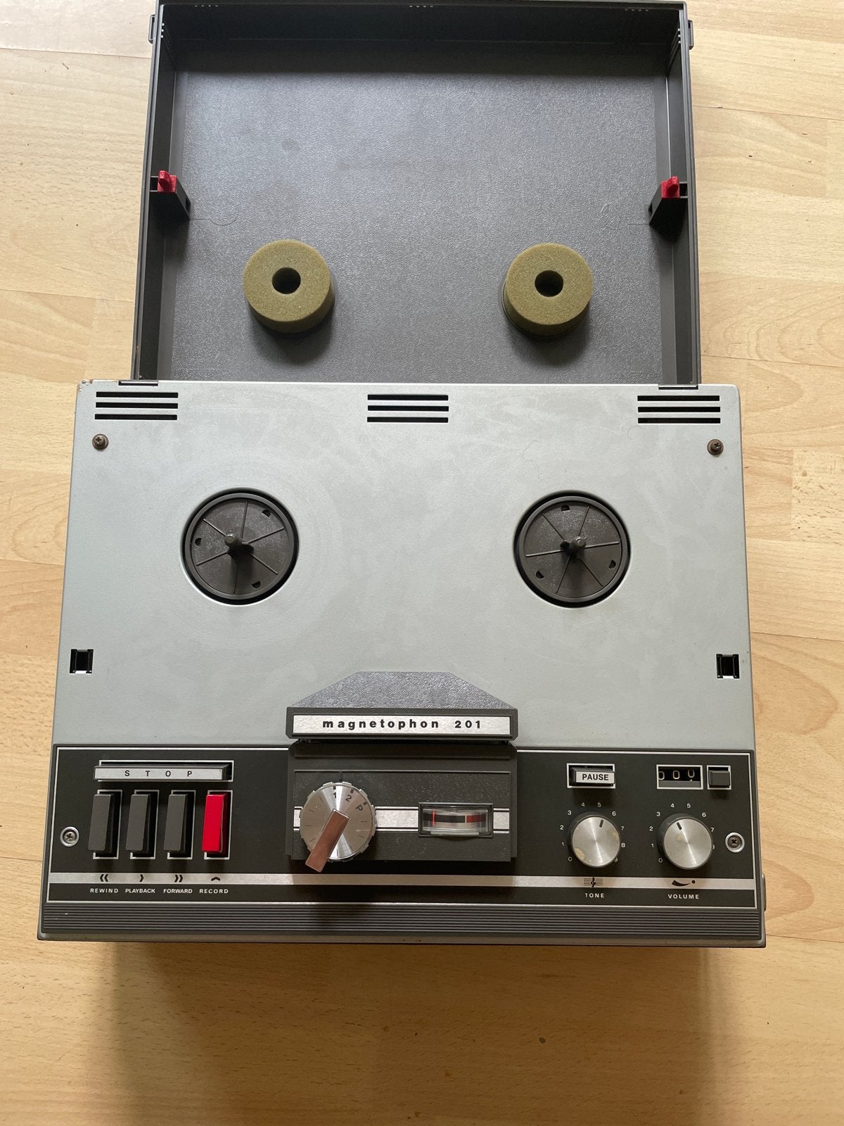 Vintage AEG Magnetophon 201 Bandrecorder, Audio, Tv en Foto, Bandrecorders, Ophalen, Bandrecorder, Met stofkap