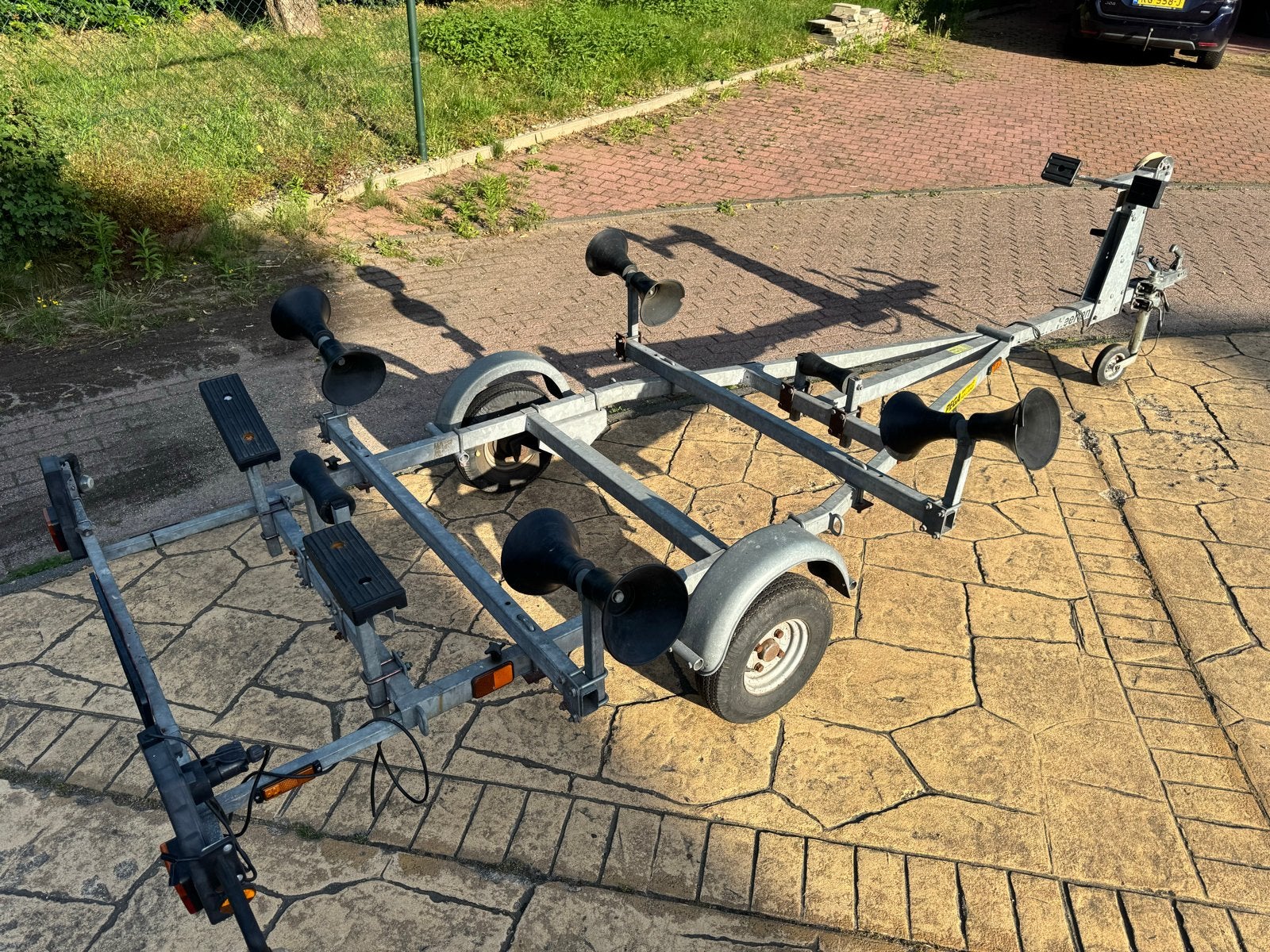Pega ongeremde aanhanger boot, Ophalen