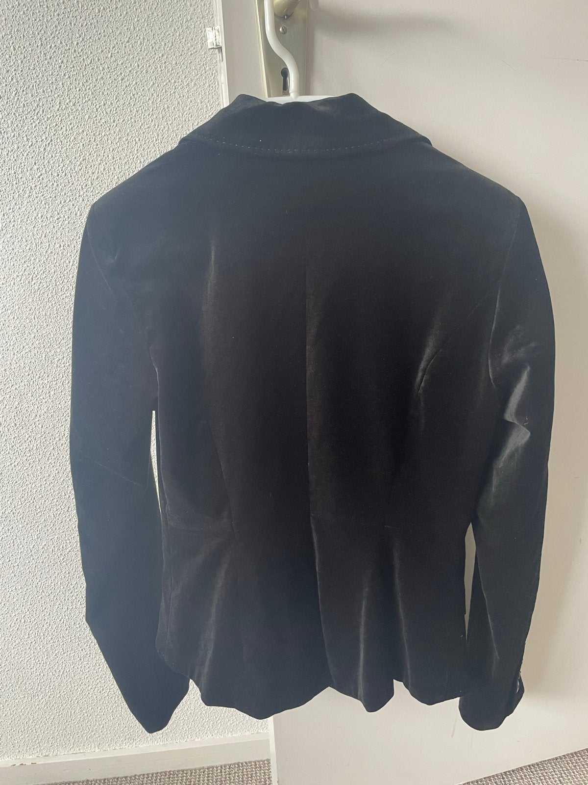 Zwart fluwelen jasje van Vero Moda, Maat 38/40 (M), Zwart, Ophalen of Verzenden, Zo goed als nieuw