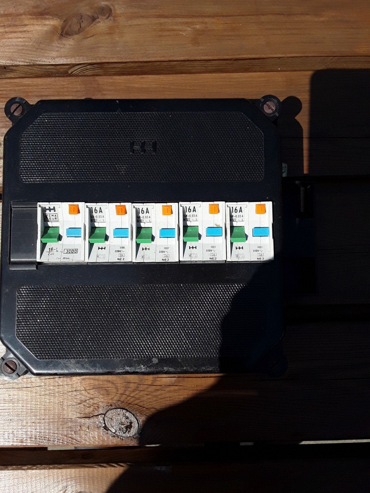 5 aardlekautomaten  In. 16 amp. In holekkast, Ophalen, Overige typen