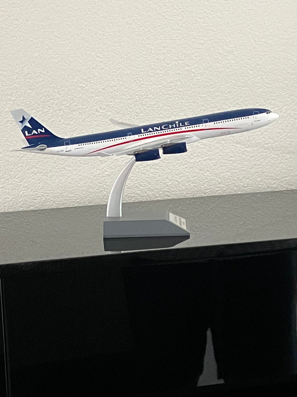 LanChile A340-300 1:200 Diecast Nieuwstaat, Verzamelen, Luchtvaart en Vliegtuigspotten, Ophalen of Verzenden, Nieuw, Schaalmodel