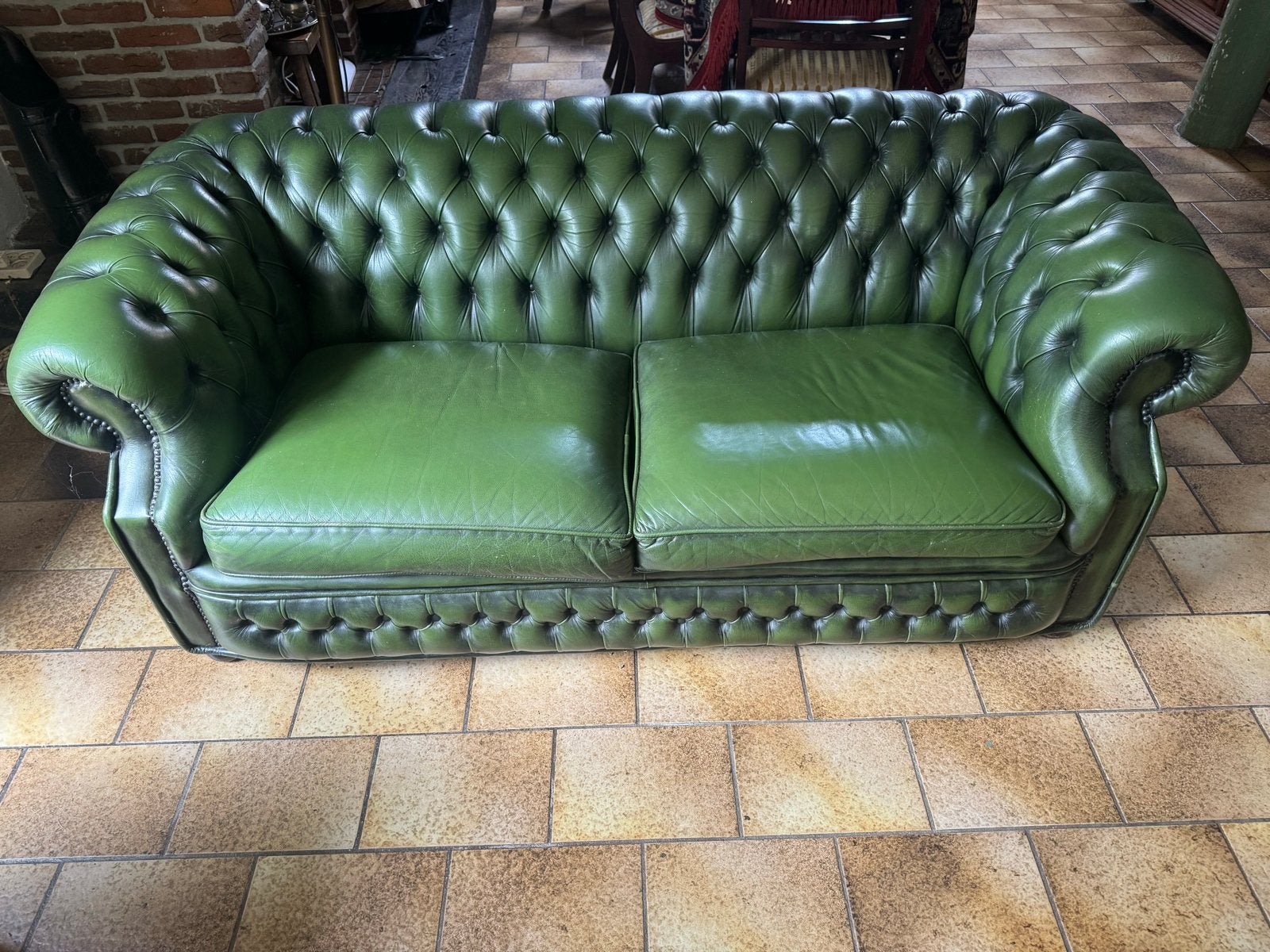 Vintage Chesterfield bank, groen leer, 2-zits, Ophalen, Gebruikt, 150 tot 200 cm, Tweepersoons