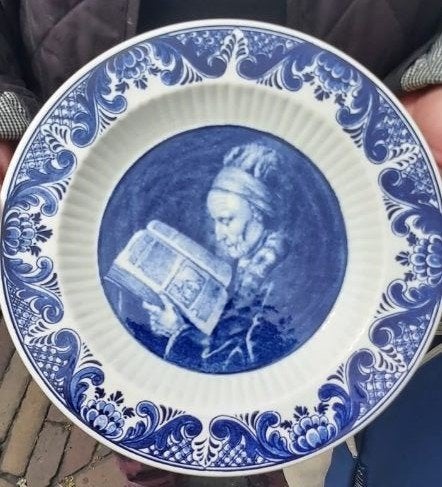 1 wandbord de lezende vrouw van rembrandt van rijn 21,5 cm, Antiek en Kunst, Ophalen