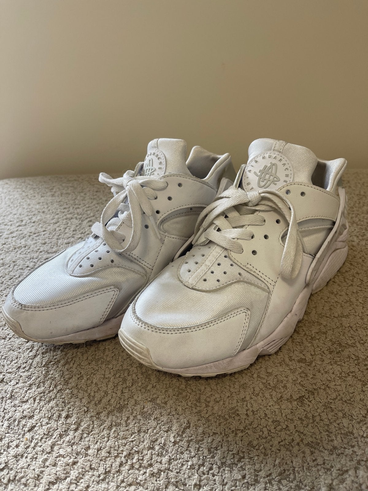 Nike Huarache sneakers - EUR 40.5 - Gedragen, maar nog goed, Ophalen of Verzenden, Gedragen, Wit, Sneakers of Gympen