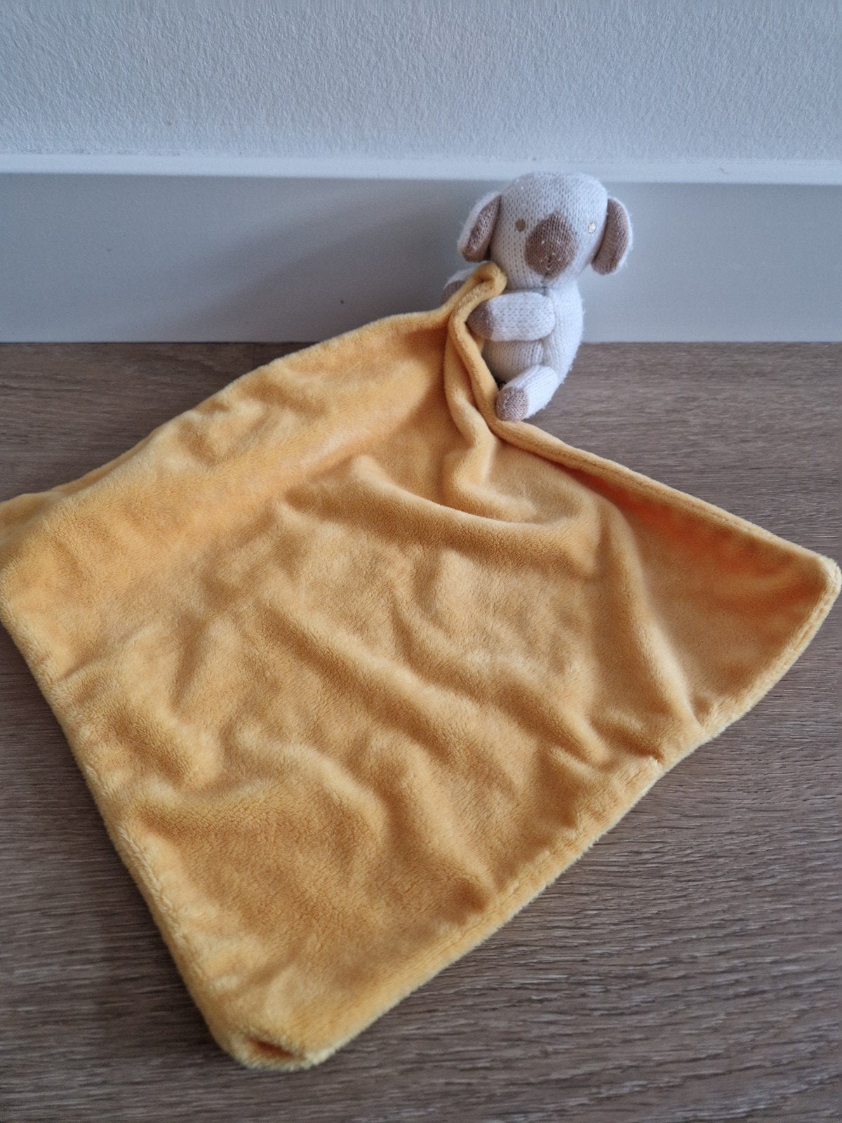 Knuffeldoekje koala Zeeman geel okergeel wit K8324, Ophalen of Verzenden, Zo goed als nieuw, Overige typen