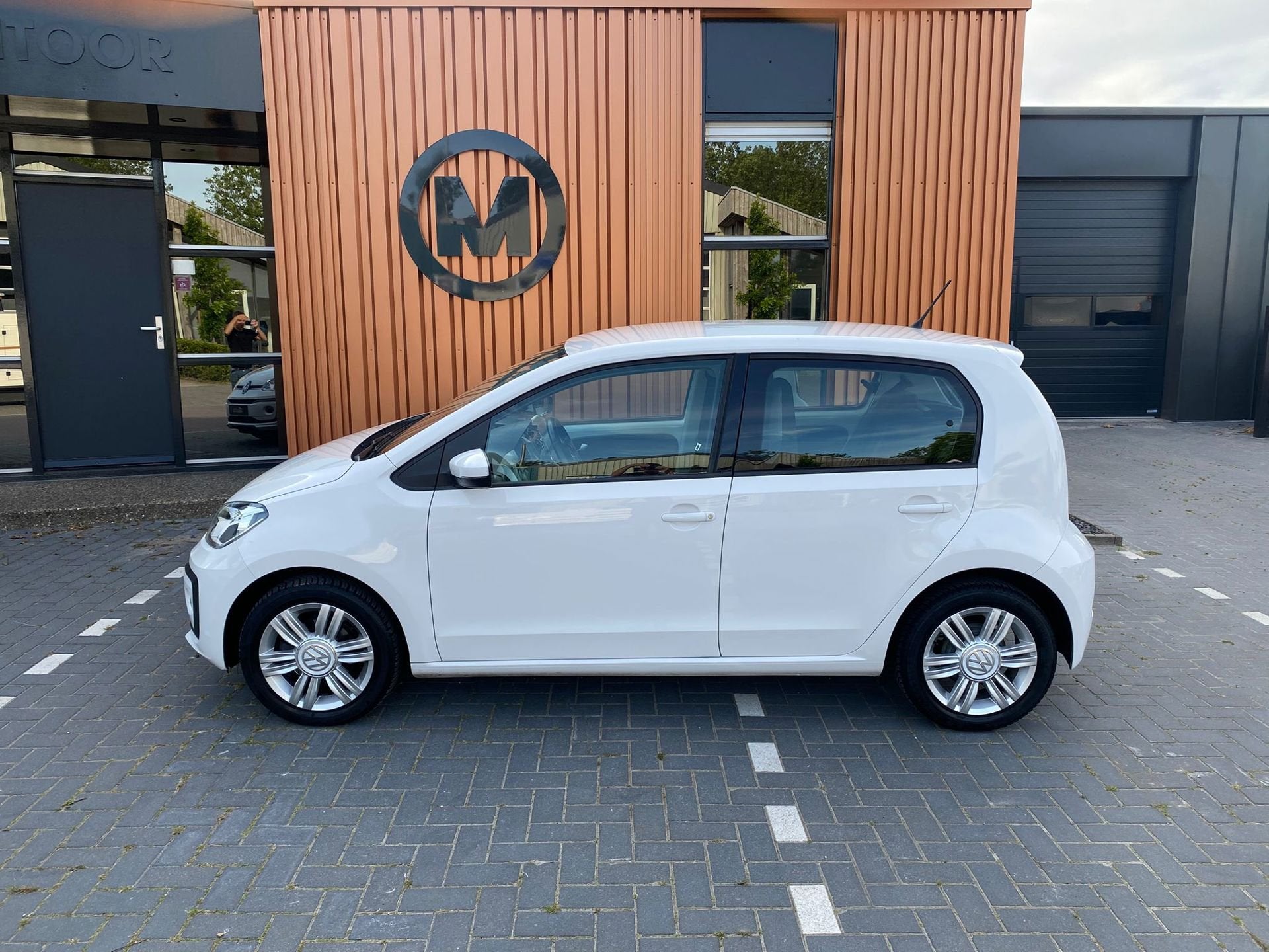 Volkswagen Up! 1.0 BMT high up! Cruise/PDC/Airco, Voorwielaandrijving, Stof, Gebruikt, Wit