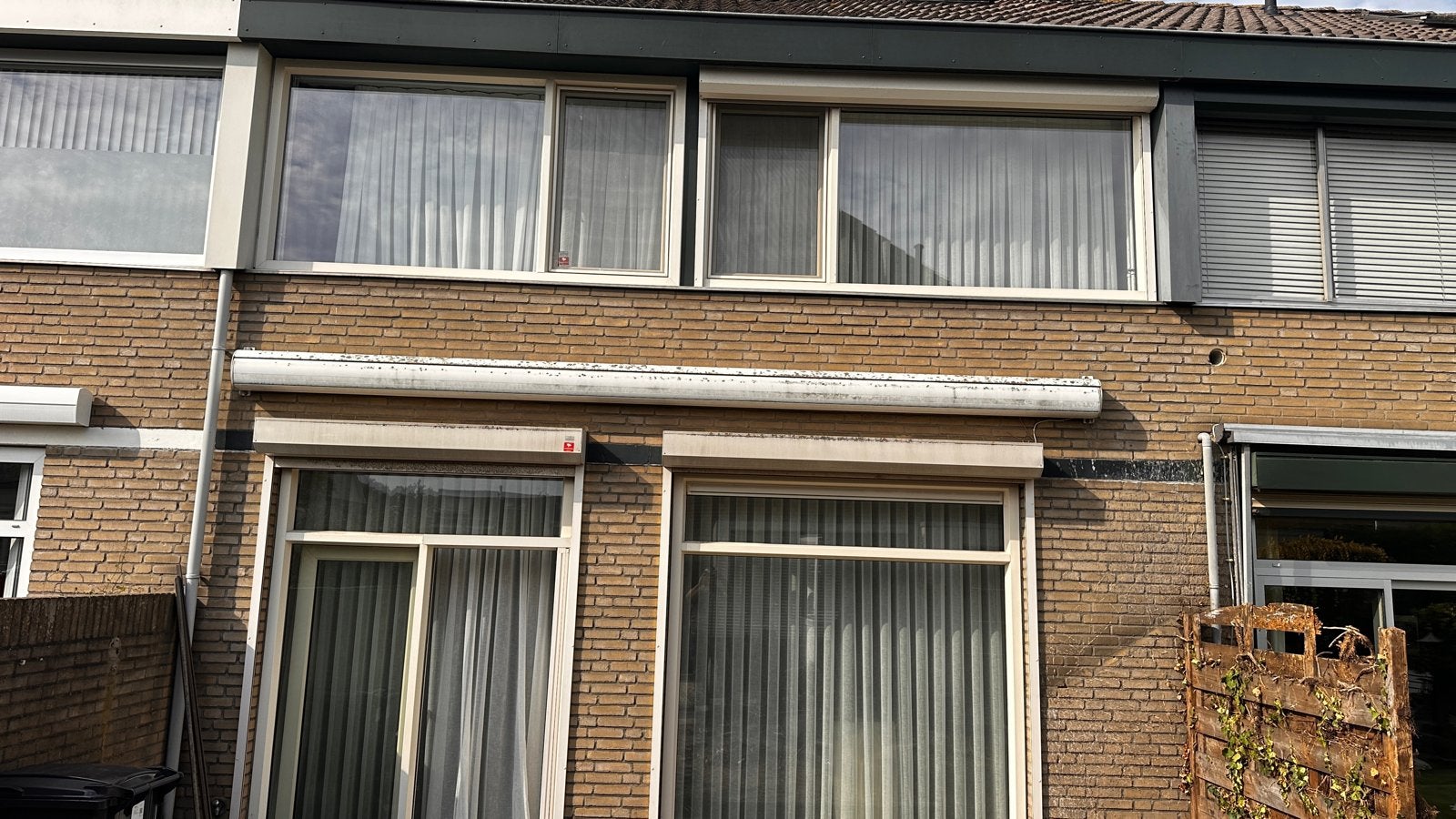 Foto 5 van Elektrisch knikarmscherm 5,3 meter breed