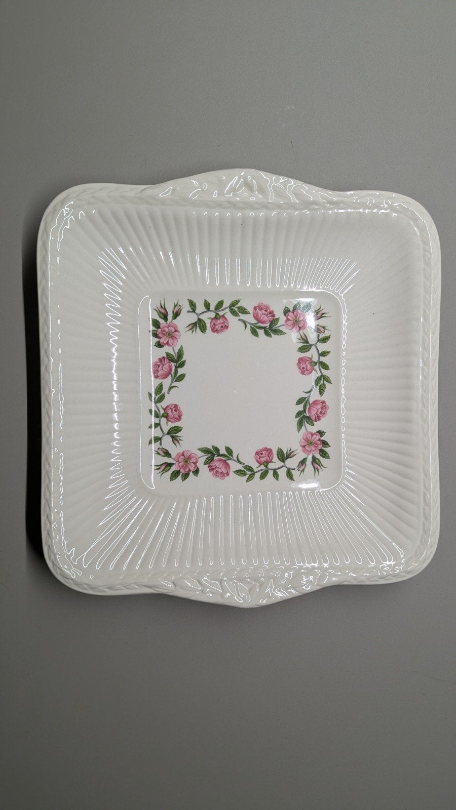 Wedgwood Rosalind, Gebruikt, Porselein of Keramiek, Schaal, Vierkant