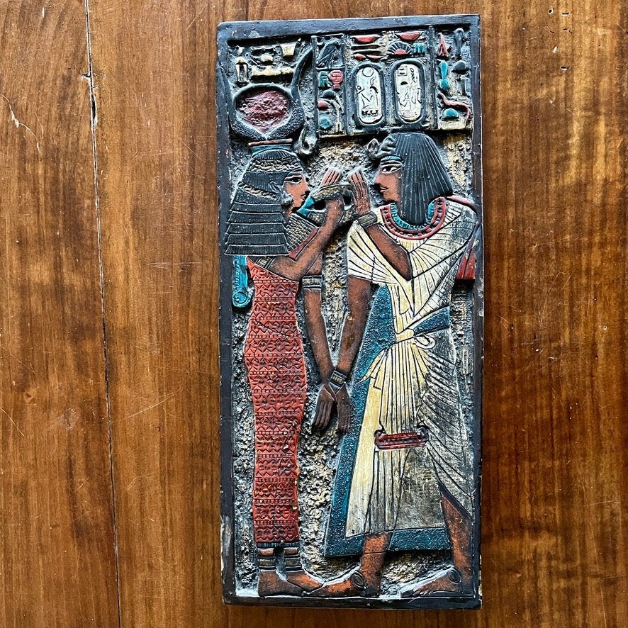 Tegel met Egyptische voorstelling, Antiek en Kunst, Antiek | Wandborden en Tegels, Ophalen of Verzenden