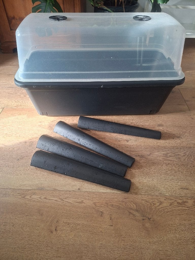 Kweektafel, Ophalen, Zo goed als nieuw, Kweekbak