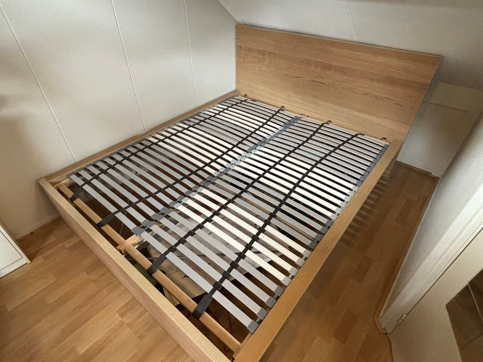 IKEA bed 160x200, Ophalen, Zo goed als nieuw, 200 cm, Modern