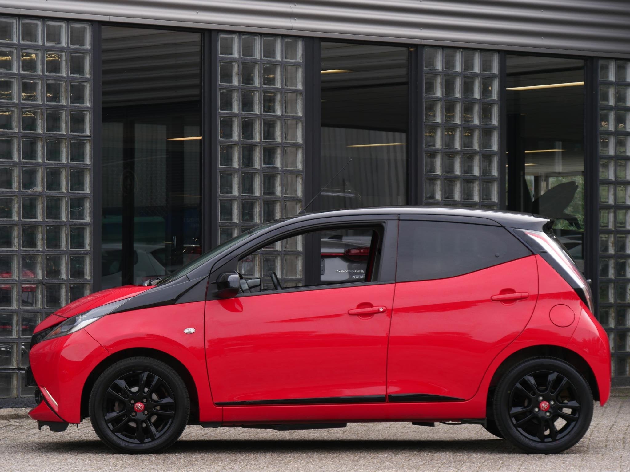 Toyota Aygo 1.0 X-CITE/ CAMERA/ NL-AUTO 1STE EIGENAAR, Auto's, Stof, Gebruikt, Euro 6, 4 stoelen