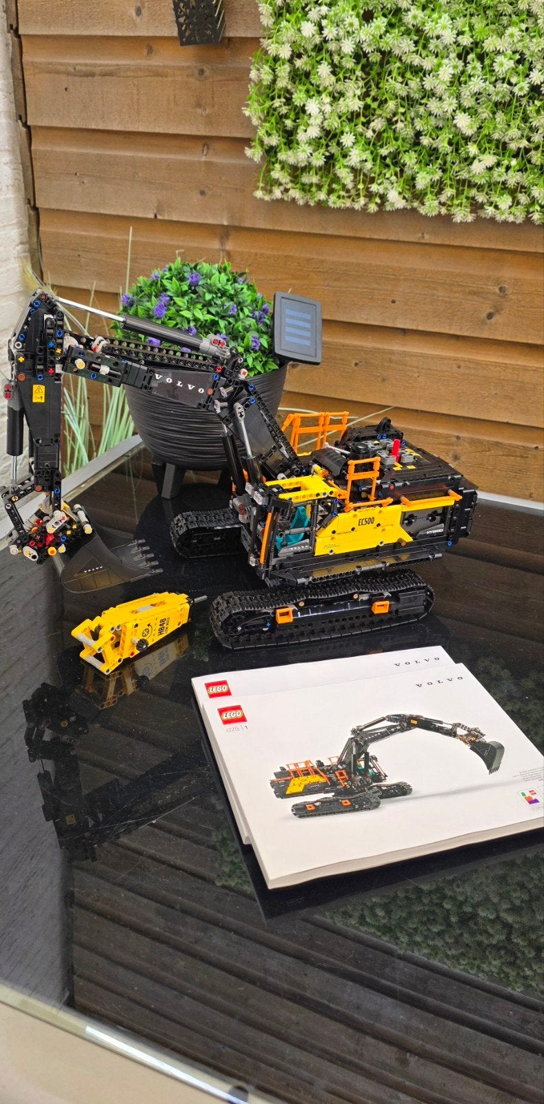 Lego Technic Volvo 42215, Ophalen of Verzenden, Zo goed als nieuw, Complete set, Lego