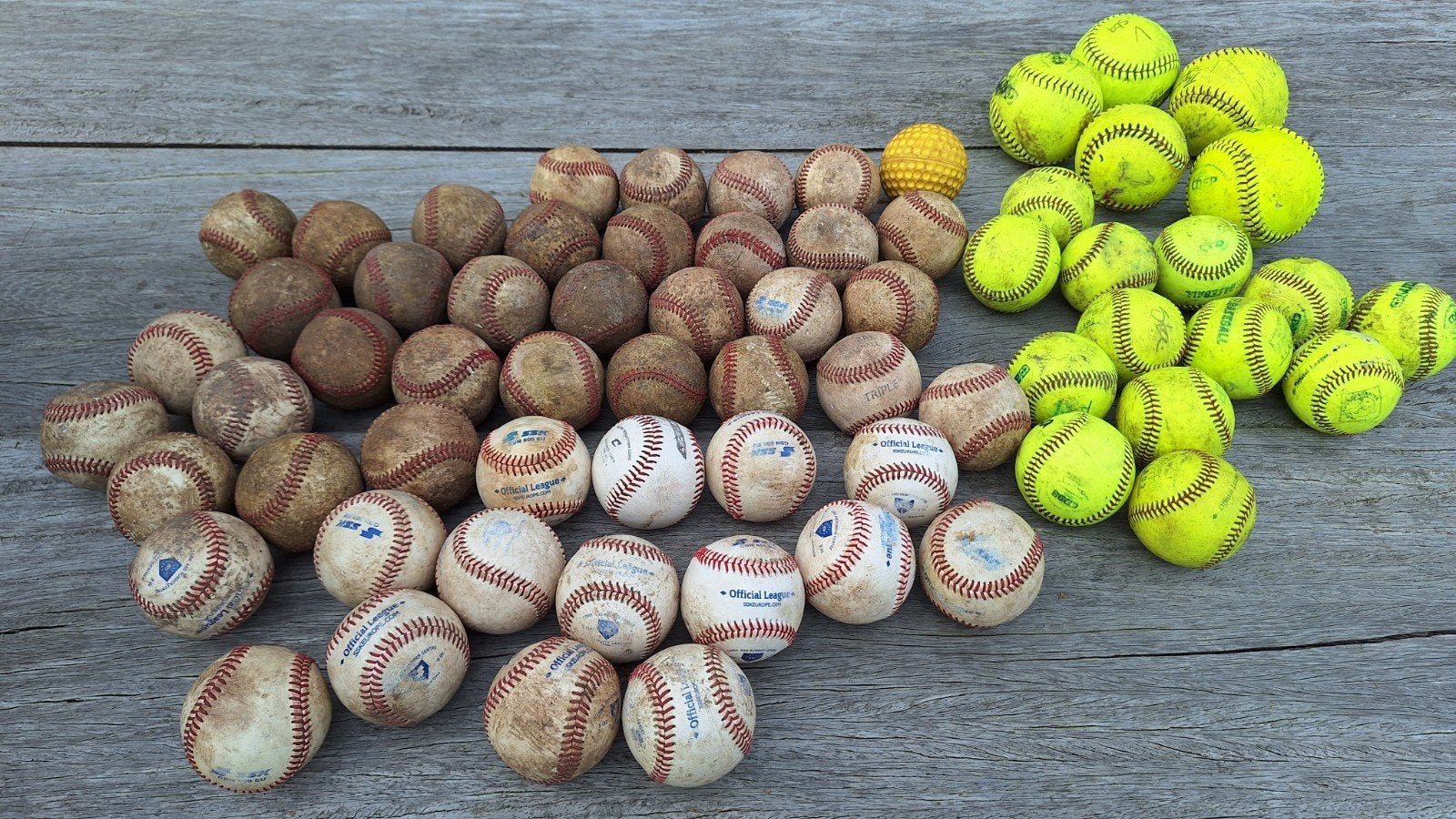 Partij gebruikte honkballen en softbal ballen, Ophalen of Verzenden, Gebruikt, Honkbal, Bal