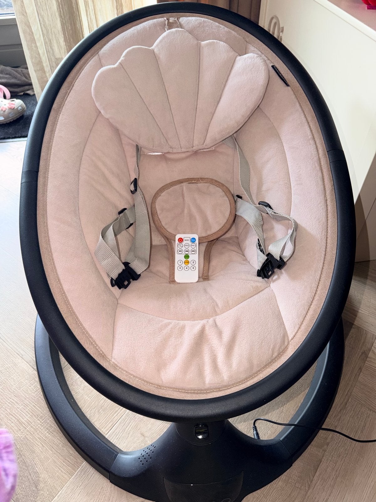 Comfortabele babywipstoel met afstandsbediening, Overige merken, Wipstoel, Ophalen of Verzenden, Met gordel(s) of riempje(s)