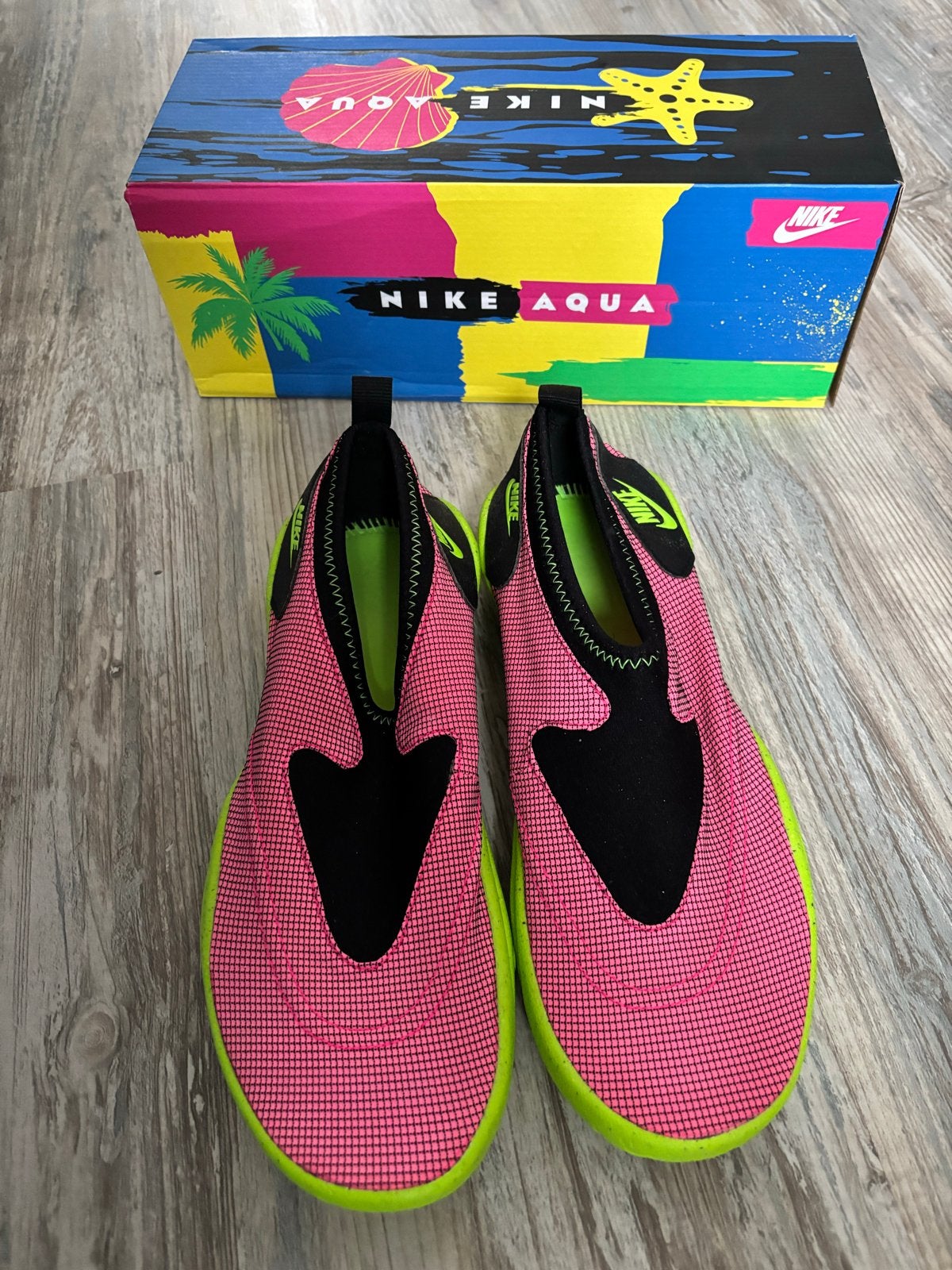 Nike Aqua Turf - Hyper Pink/Electric Green - Maat 40.5, Ophalen of Verzenden, Zo goed als nieuw, Roze, Overige typen